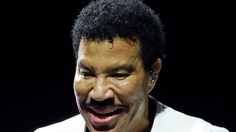 Lionel Richie Recovers After Health Scare, Back on Stage!