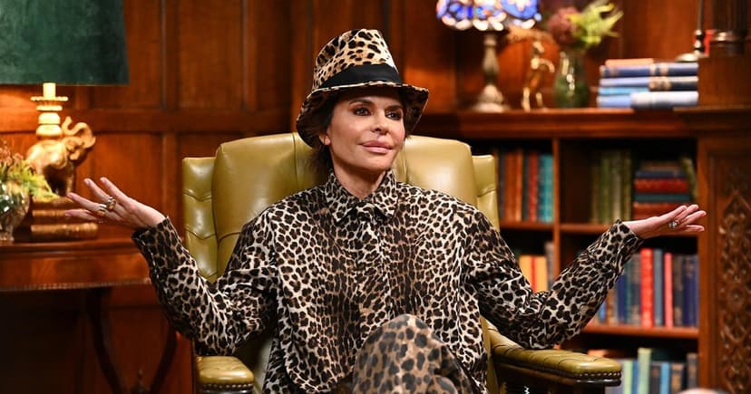 Lisa Rinna Exposes 'Too Hot to Suspect' Traitor Strategy