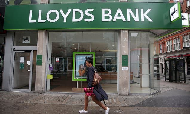 Lloyds Stands Firm on £1.95B Motor Finance Scandal Cost