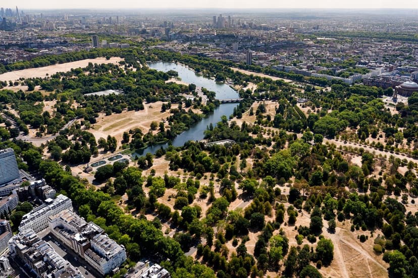 Historic Subsidence Risk Grips London After Heatwaves