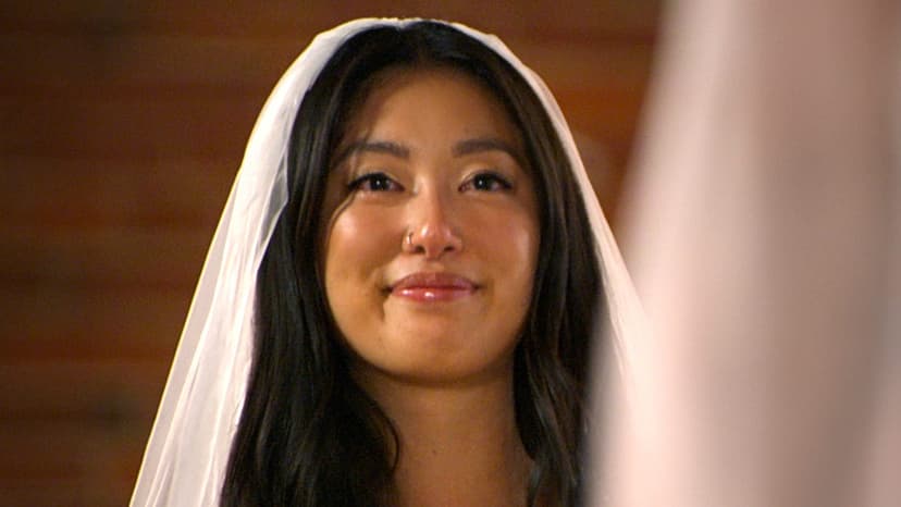 Love is Blind Star's Arm Retouched in Promo Photo