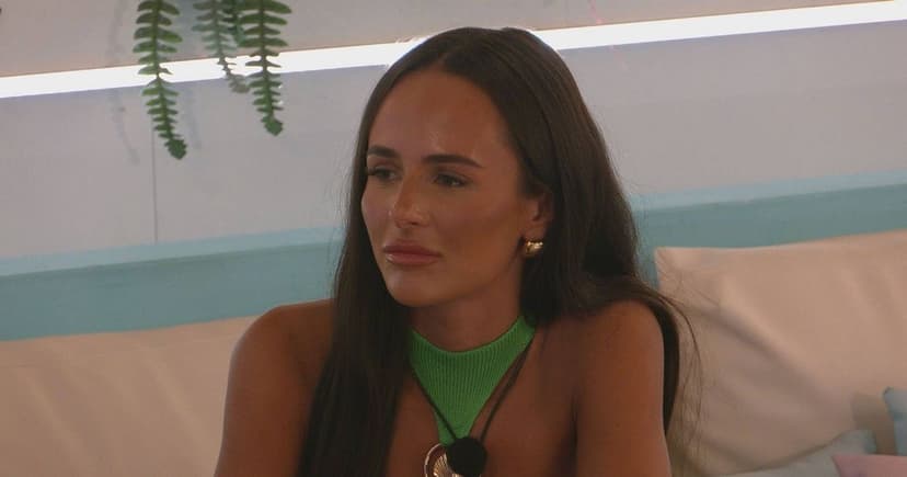 Love Island Star Runs London Marathon for Dogs