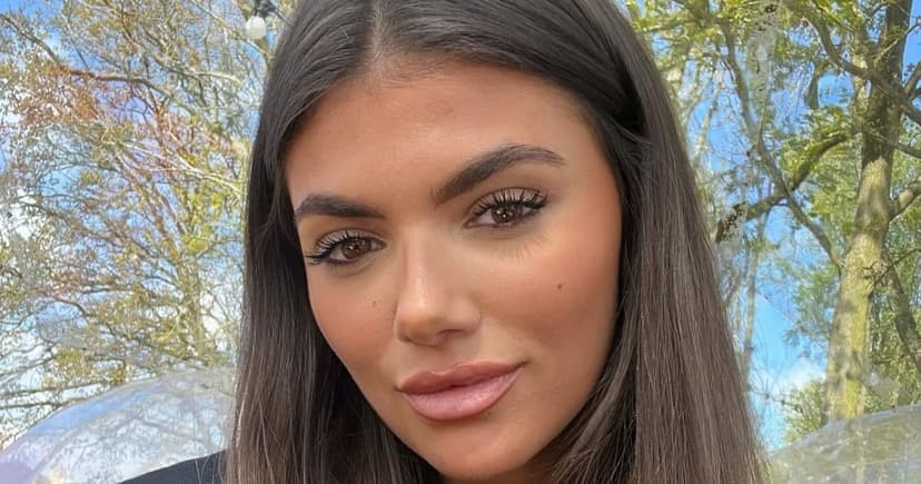 Love Island Stars' Lash Secrets Revealed!