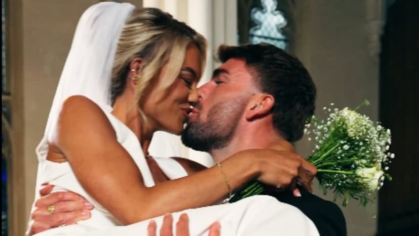 Love Island Stars Take Over Wedding Podcast