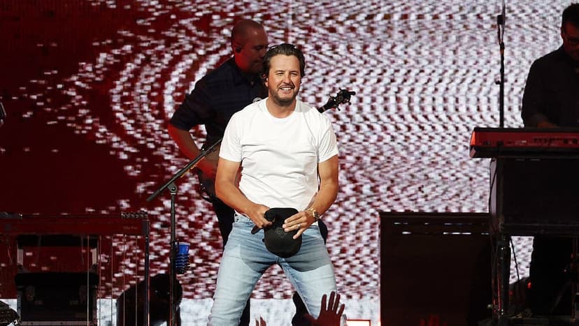 Luke Bryan's Bizarre Dance Move Goes Viral