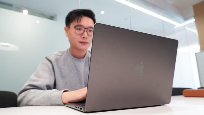 MacBook Pro vs. Air: M5 Chip Redefines Power!