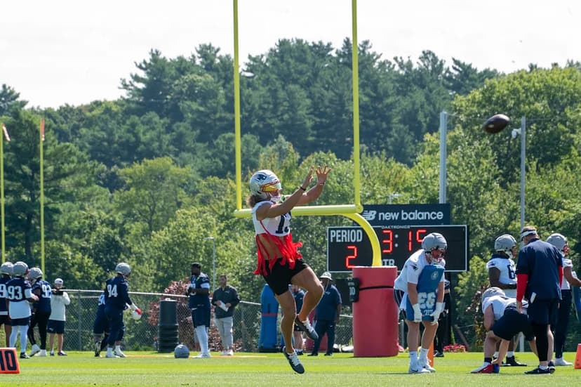 Barefoot Receiver Wins Over Patriots Fans