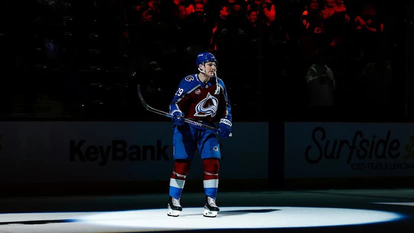 MacKinnon's Magic: 2 Goals Ignite Avalanche Comeback