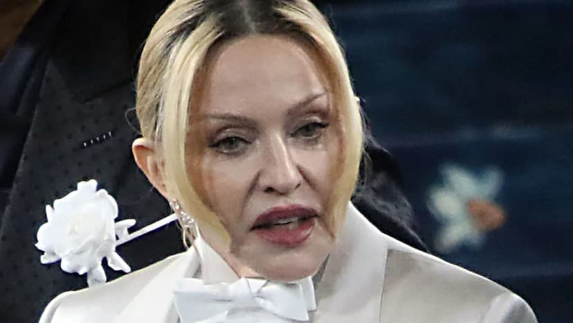 Madonna's Dating Rule: Bathtubs or Showers Mattered!