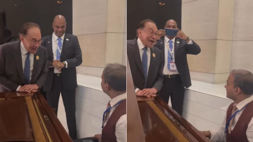 Malaysian PM Sings Bollywood Hit in India!