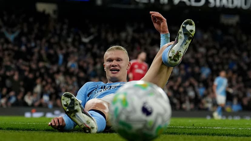 Silva fumes: "50-50s gone against us" in title race shock