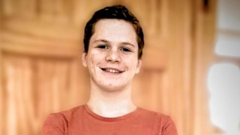 Railing 'Gave Way,' Man Plummets Five Floors to Death