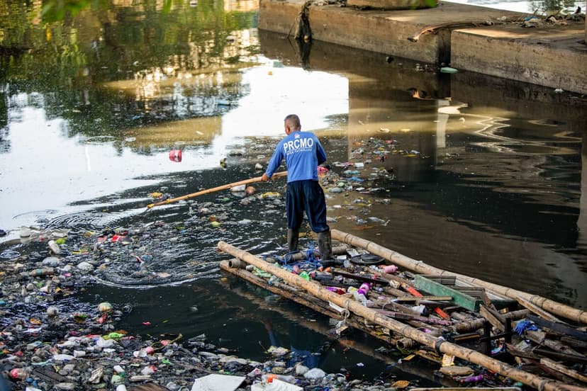 Manila's River Fight: Tackling Global Plastic Crisis
