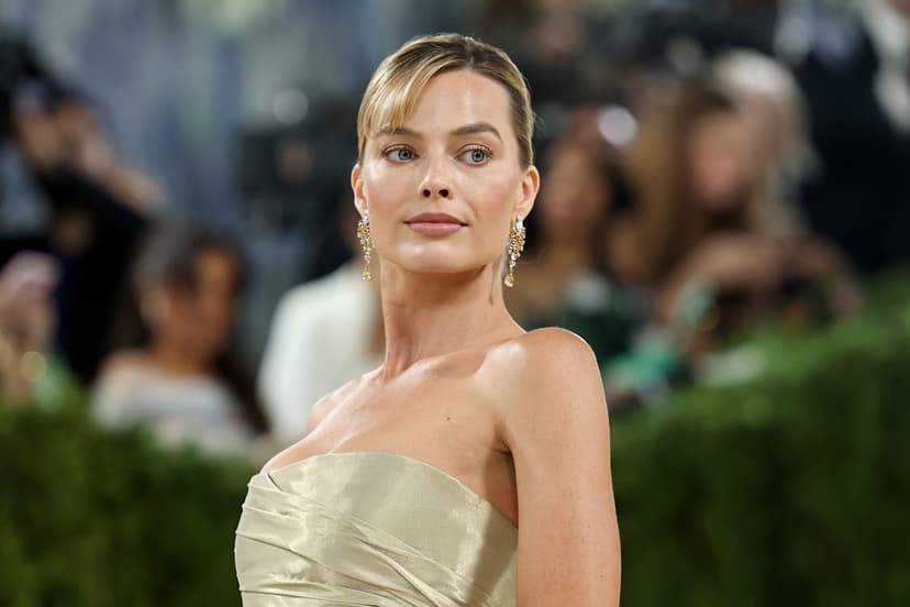 Margot Robbie Adopts Husband's Last Name