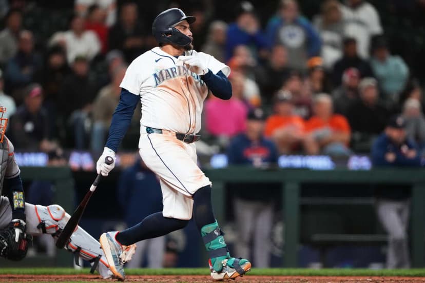 Mariners Clinch Dramatic 6-5 Extra-Inning Victory Over Astros