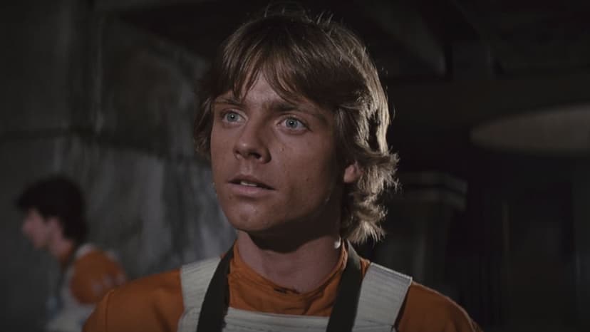 Mark Hamill Jokes Luke Skywalker Statue is Taller Than Him