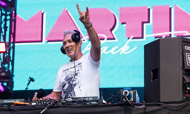 Pop Star Stuck in Lift Before Gig!