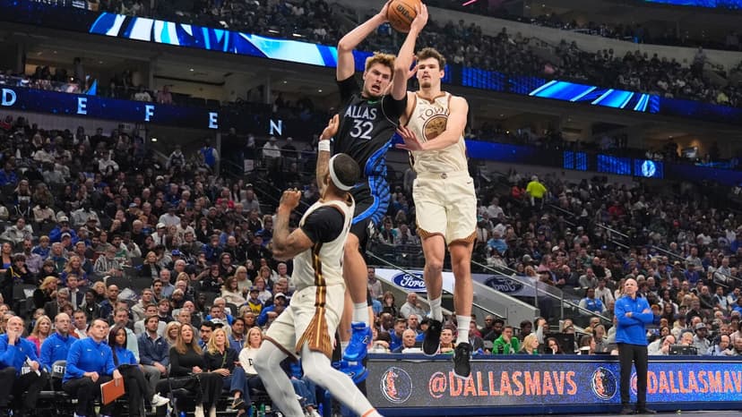 Marshall's 30-Point Gem Leads Dallas Past GSW