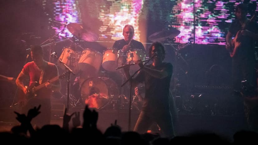 Max Weinberg Joins King Gizzard on Stage!