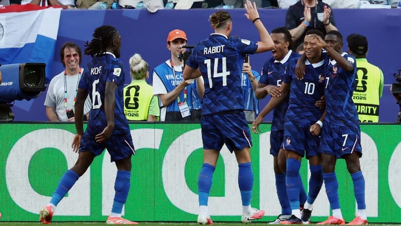 Mbappé penalty sends France to Round of 16!