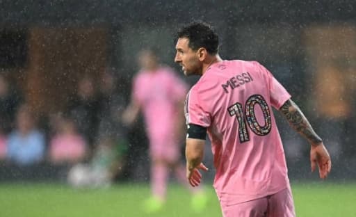 Messi Subbed Off: Injury Scare for Argentina?