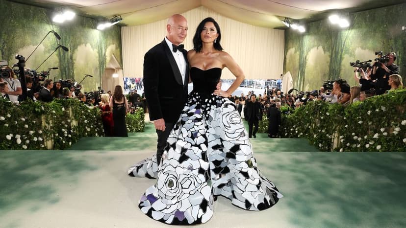 Anna Wintour Defends Bezos Met Gala Role