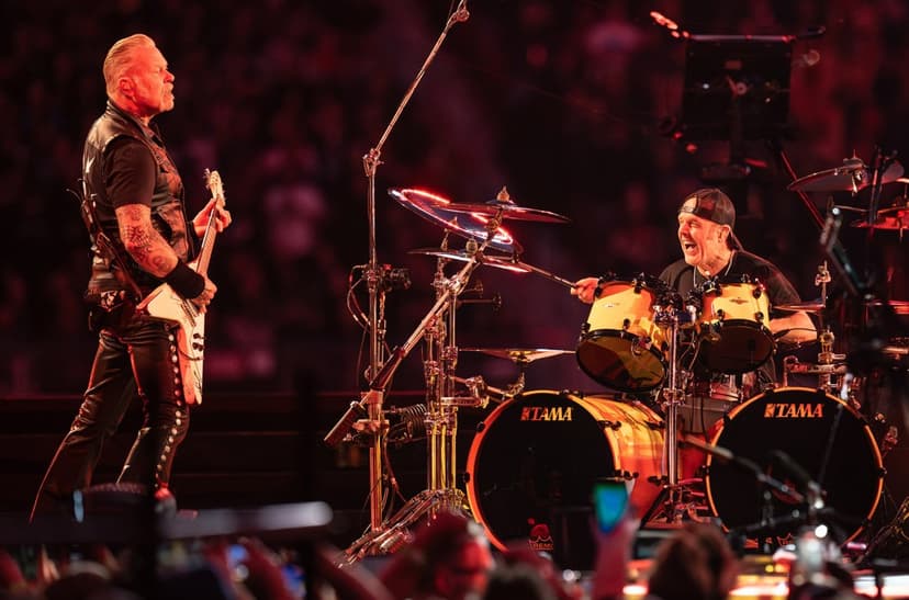 Fans Scale Tower During Metallica Concert, Get Banned