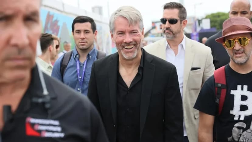 Saylor Buys $1B Bitcoin Amidst Price Slide