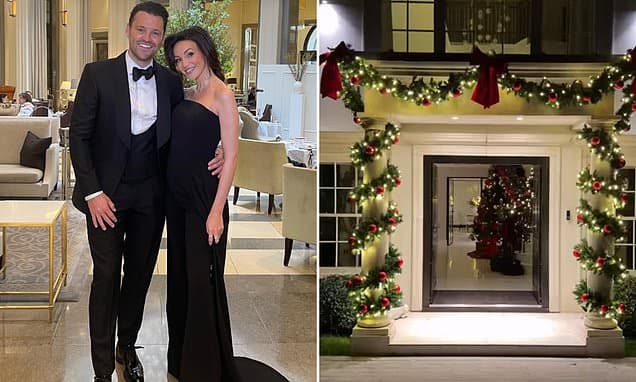 Keegan & Wright's Early Christmas Sparkle