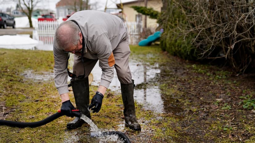 Michigan Levee Breach Forces Evacuations Amidst Flooding
