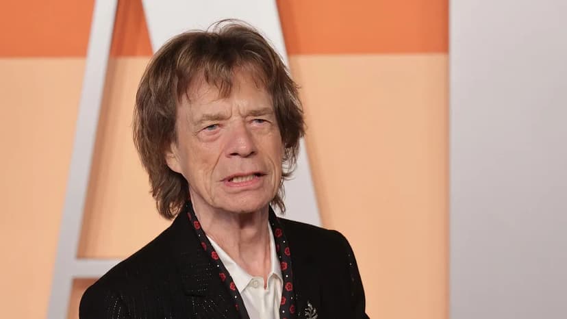 Jagger Regrets Not Meeting Elvis, Blames Lennon