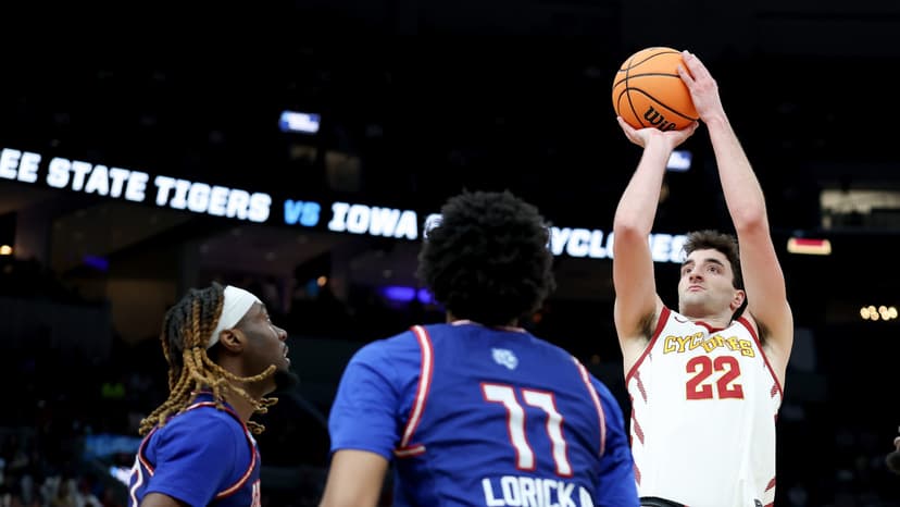 Milan Momcilovic Enters Transfer Portal, NBA Draft