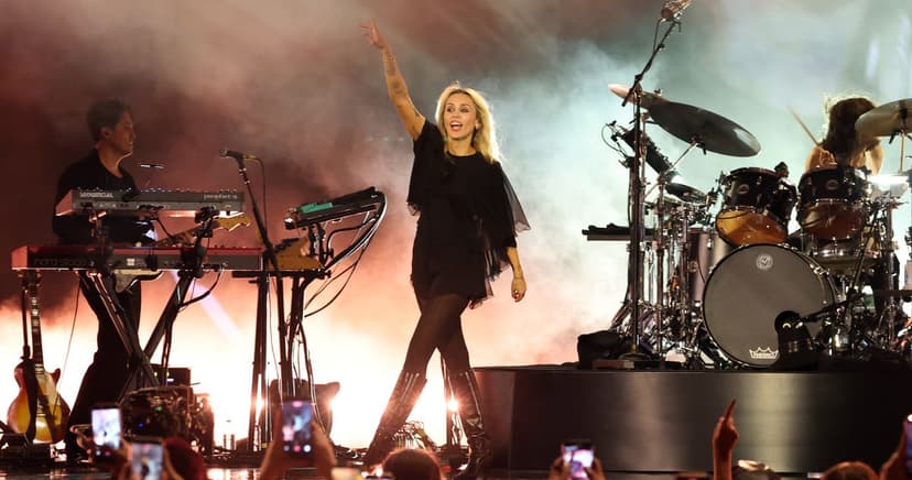 Miley Cyrus Fires Back at Fan Criticism