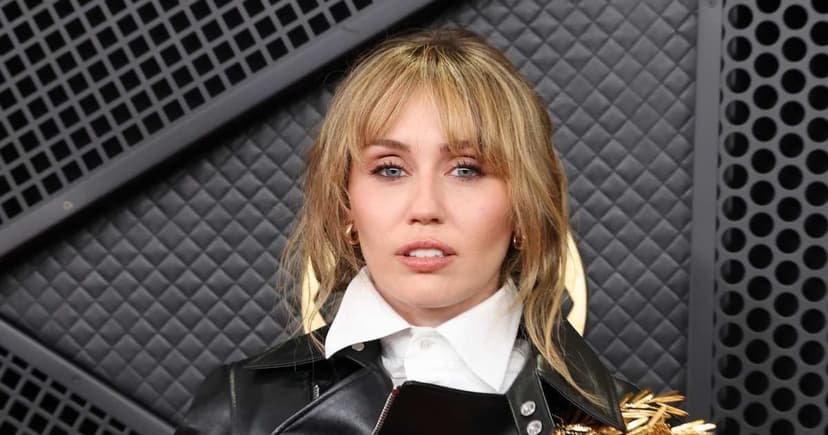 Miley Tears Up Honoring Hannah Montana's Legacy