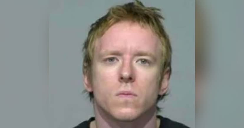 Man Kills, Files Taxes, Surrenders to Feds