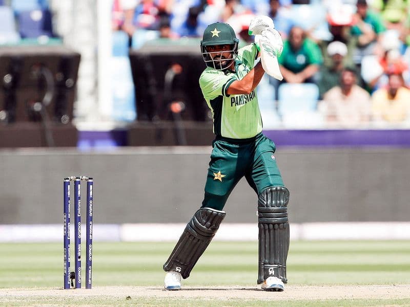 Debutant's 5 Wickets Lead Pakistan to Victory
