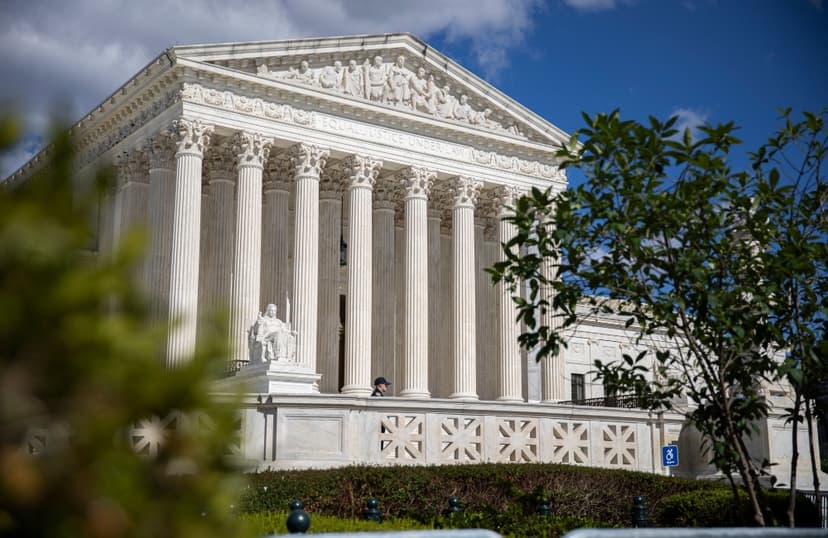 Mississippi Court Halts Child Privacy Law Chaos
