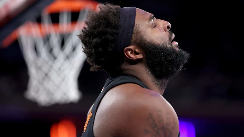 Knicks Held Me Back, Says Ex-Center Robinson