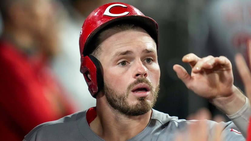 MLB Height Hysteria: Players Shrink Before Our Eyes!