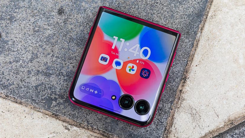 Motorola Razr: Foldable Future or Flipping Expensive?