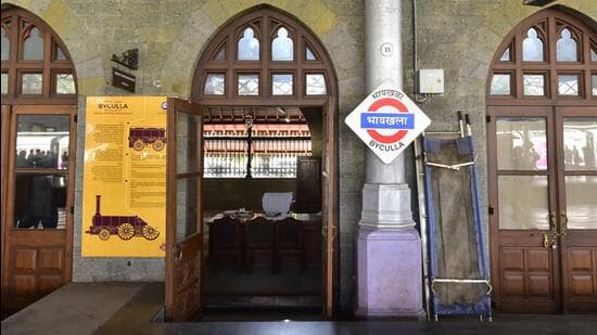 Mumbai Rail Goes Underground to Ease Land Woes