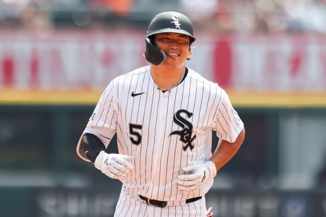 Murakami's Power Surge: Two Homers on Bobblehead Day!