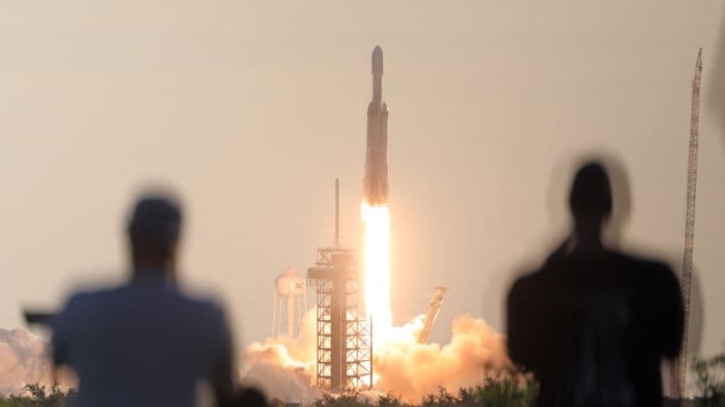 Musk to Give Every US Kid a SpaceX Share
