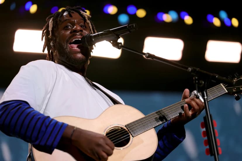 Singer Cancels Vancouver Show for Family Health