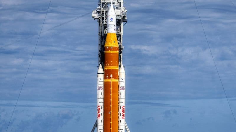 NASA Delays Moon Landing for Extra Test Flight