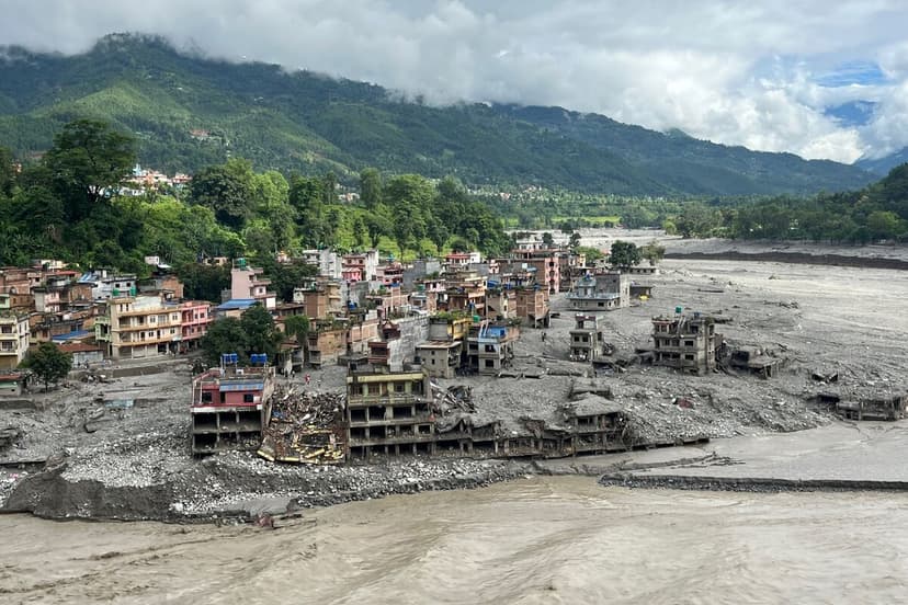 Free Aid for Nepal Flood Victims, Resettlement Unclear