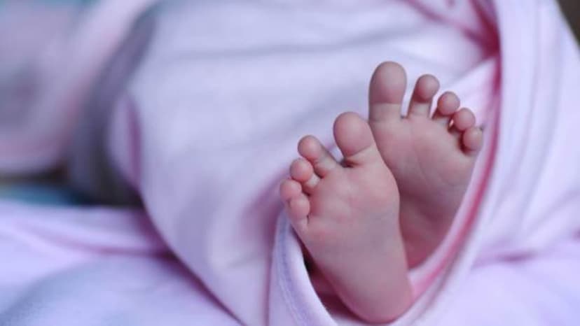 Newborn dies after unattended delivery on hospital floor