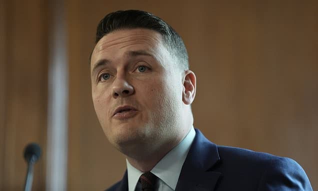 England's Hospital Waits Drop Despite Doctor Strikes