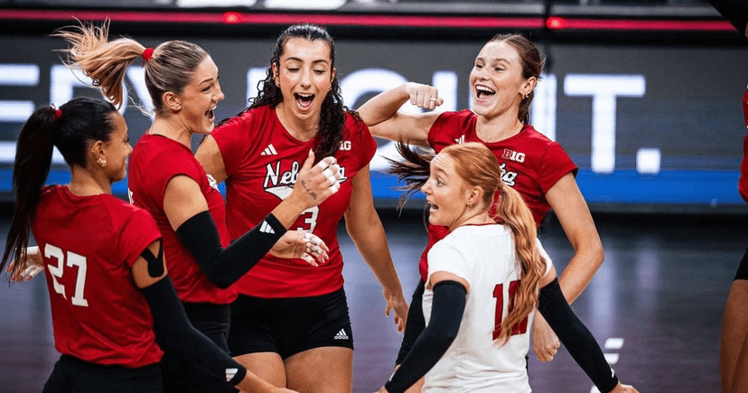 No. 1 Nebraska Volleyball Extends Unbeaten Streak
