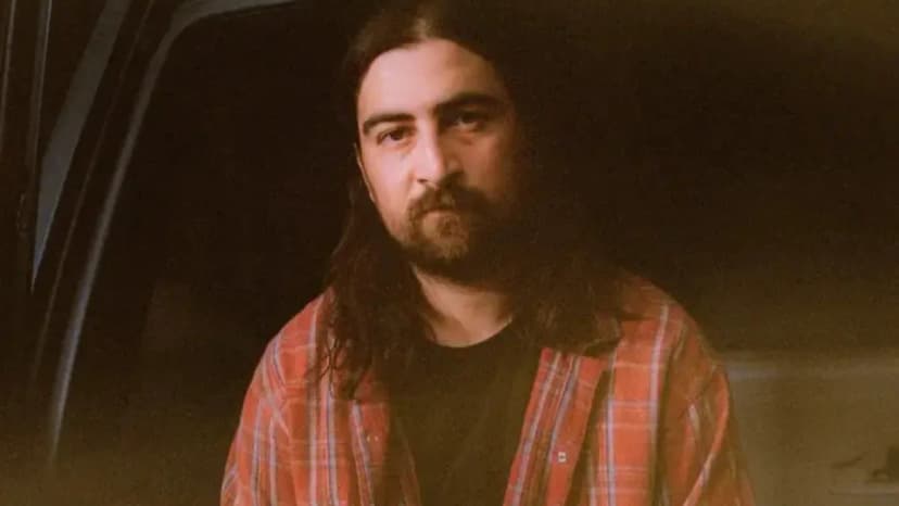 Noah Kahan Navigates Success on 'The Great Divide'